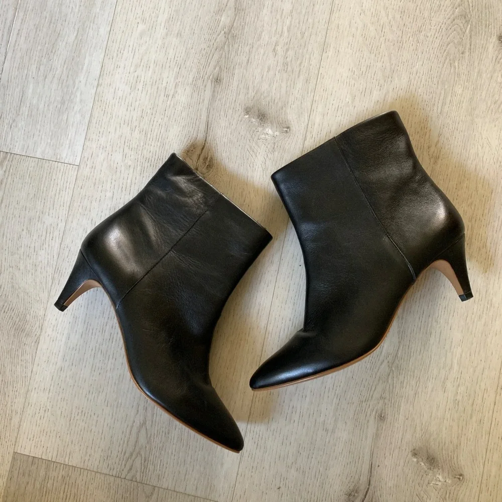 Dolce Vita Black Leather Pointed‎ Toe Ankle Boots Kitten Heel Made in Brazil 6.5